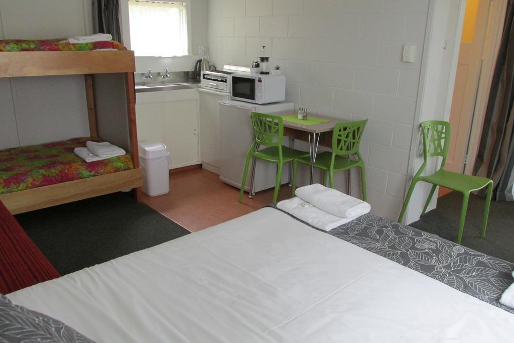 Fernwood Holiday Park Мотуека Стая снимка